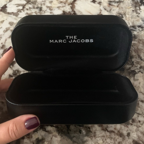 Marc Jacobs Large Sunglasses Case - Picture 6 of 14
